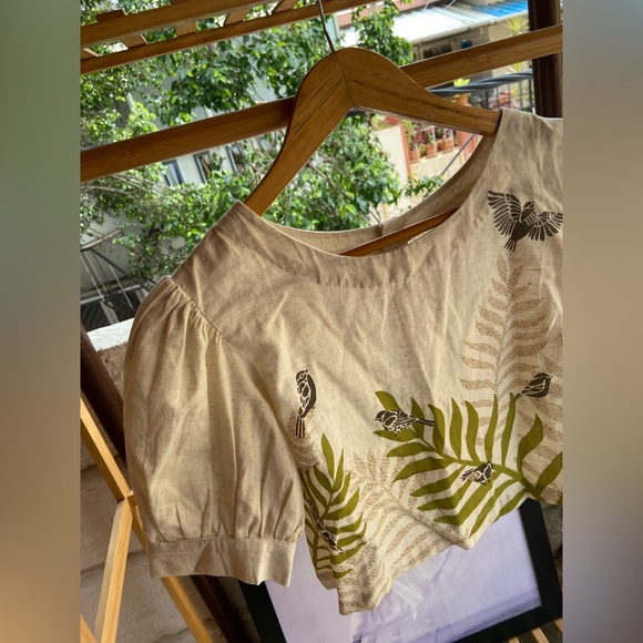 Bird Print Cotton Crop Top. - Picture 5 of 7